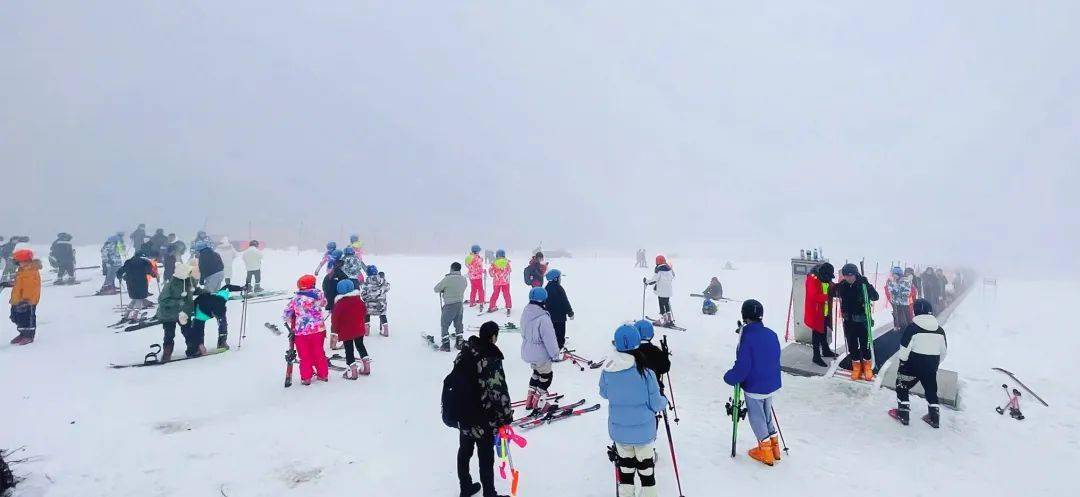 王岗坪旅游热,集镇也要"大变身"_滑雪_区域_石棉县