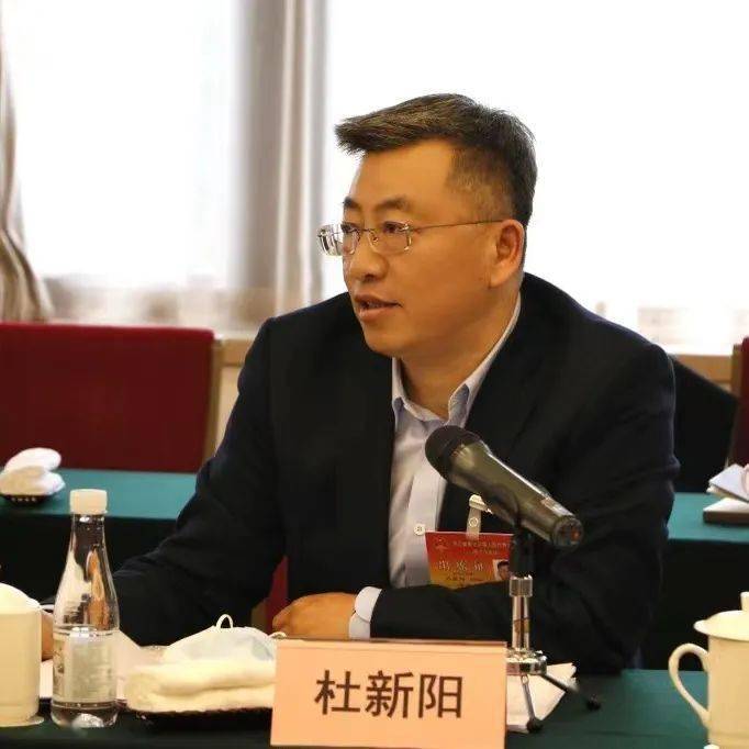 省人大代表,东阳中学校长杜新阳这几年持续在关注乡村教师"下不去,留