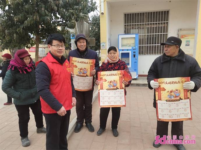 每年在人民广场举办"鄄邑有礼 志愿花开"学雷锋志愿服务活动启动仪式.