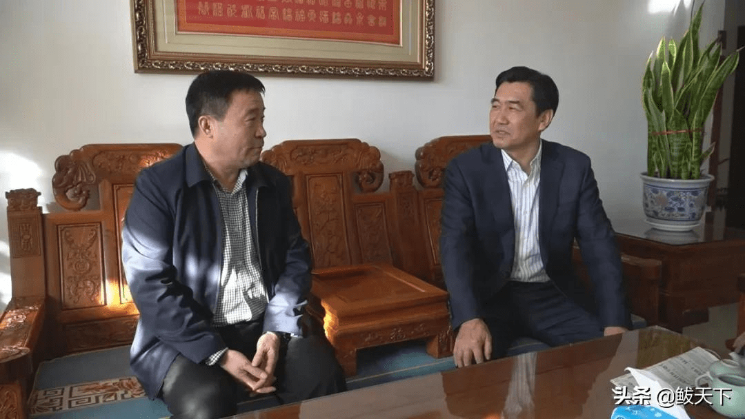 孟鑫姜兴业走访慰问区级退休老领导