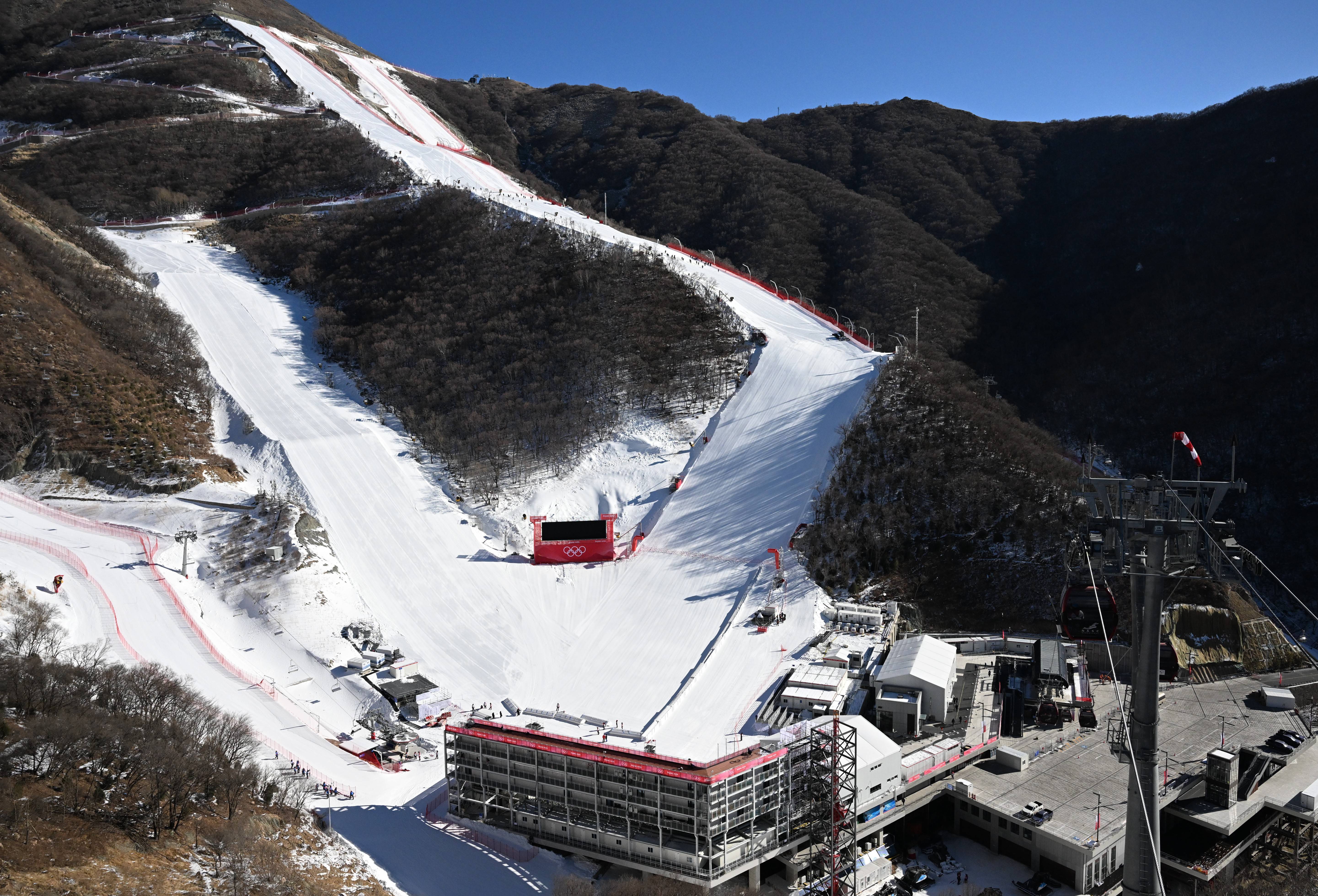 让奥林匹克之光永远闪耀_新华社_同题_高山滑雪