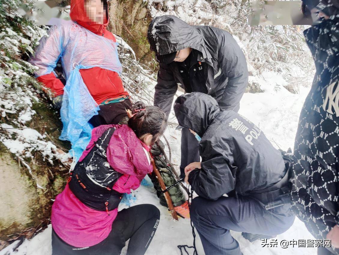 【春节我在岗】驴友下山滑倒骨折 民警冒雪紧急救援_东某_卢钧_右腿