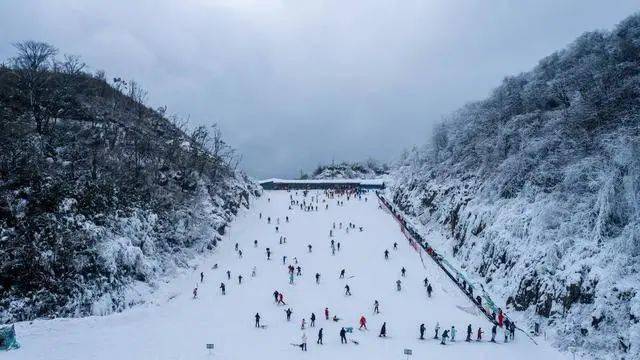 九皇山:滑雪场带火冬季旅游,春节接待5万游客_江油