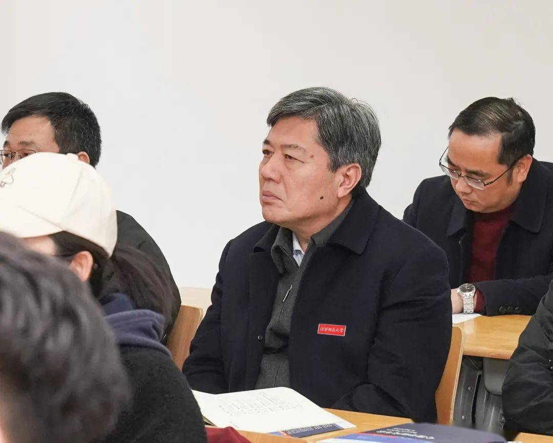 黄恩华_课堂_梅国平