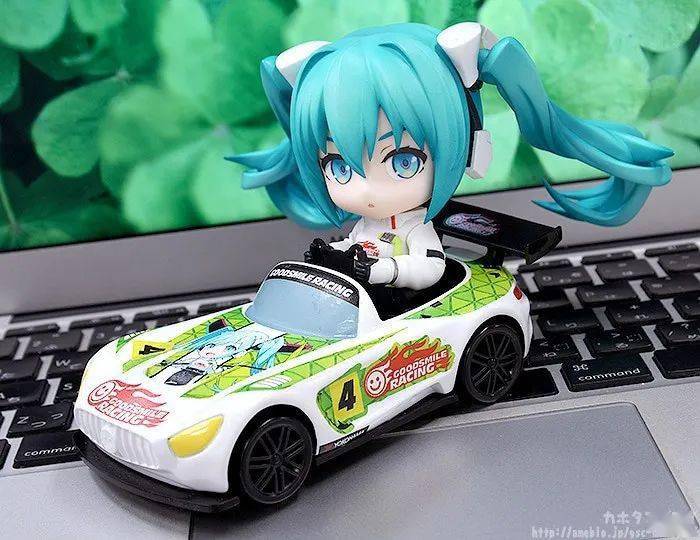 67新品预定gscgsr初音未来赛车2022款粘土人