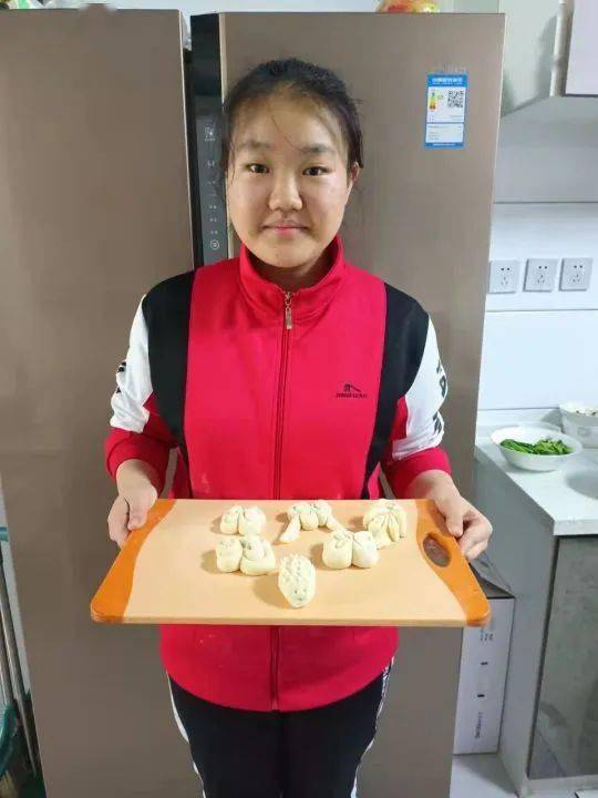 巧手面点别样情怀大连市一〇一中学云端综合实践活动课劳动教育纪实