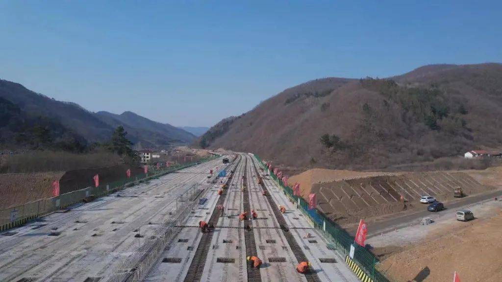 日前,吉林省桓集,蒲烟和烟长三条在建高速公路复工.