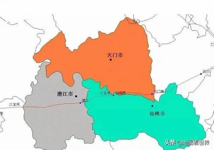 仙桃西站和天门南站被网友称为两大奇葩火车站,网上流传一个段子"天门