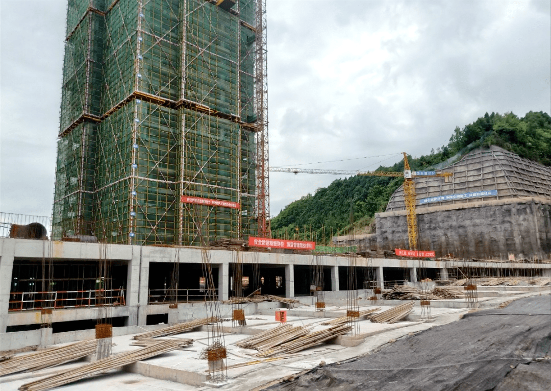 光辉成易成肉牛养殖厂▲巴中市莲山湖新区市政道路工程及莲山湖新区