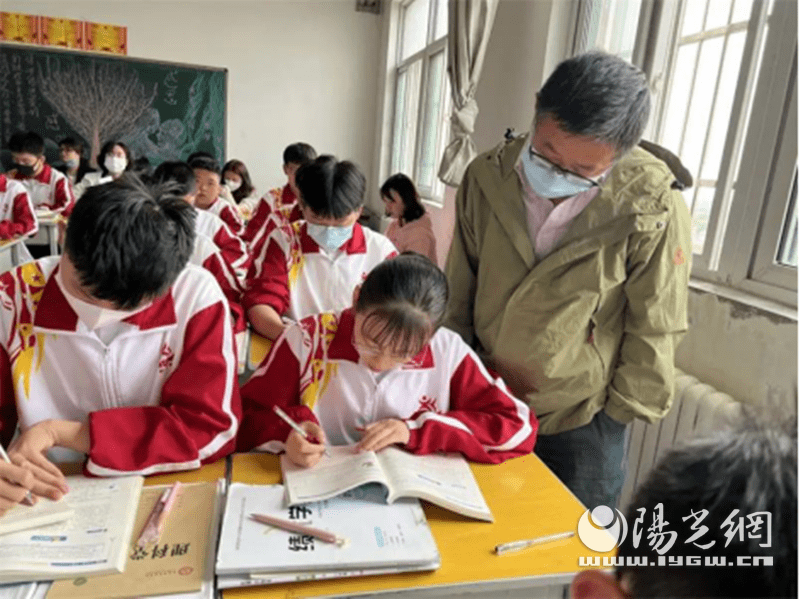 周至县广济初中竹峪初中骨干教师到宝鸡新希望中学参观交流