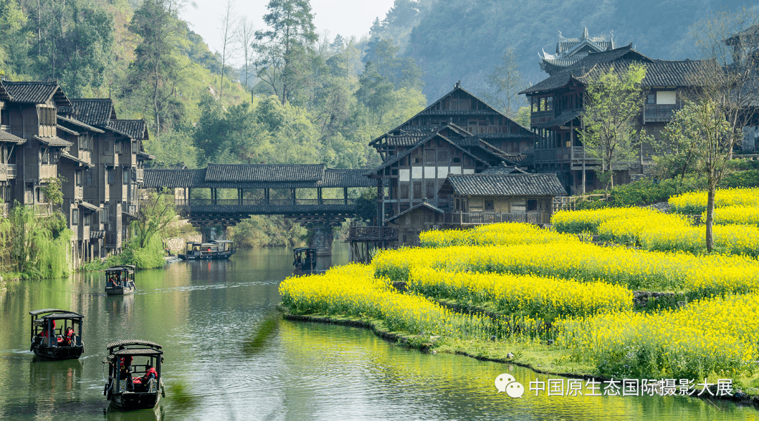 乌江寨地处贵州省遵义市播州区尚嵇镇和新民镇交界处,北面高山奇峰,南
