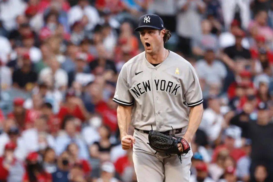 由扬基的三位投手格里特-科尔(gerrit cole,内斯托尔-科尔特斯