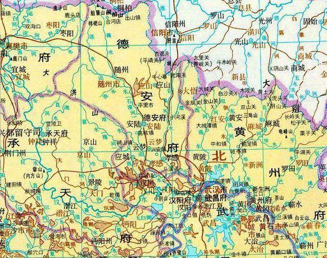 湖广分治,以洞庭湖为界,南为湖南布政使司,驻长沙,辖长沙府,衡州府