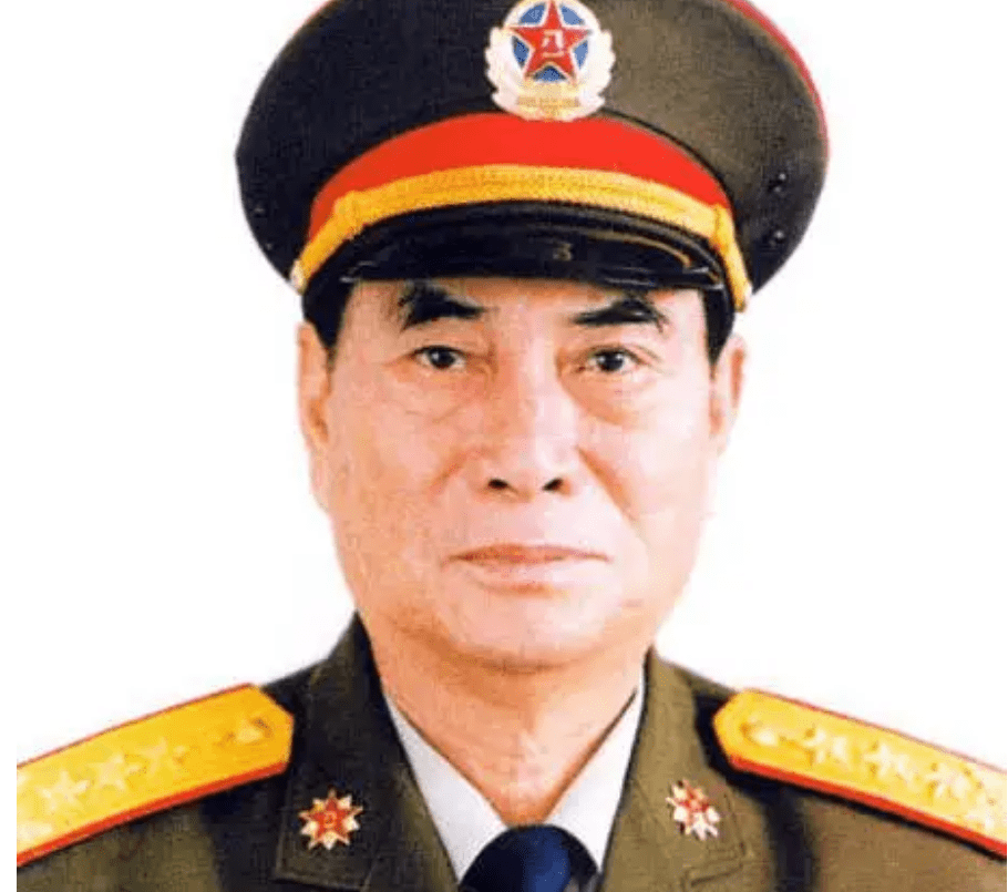07年,江西伤残老兵给战友扫墓,意外发现自己的墓,领导高度重视_晏礼根