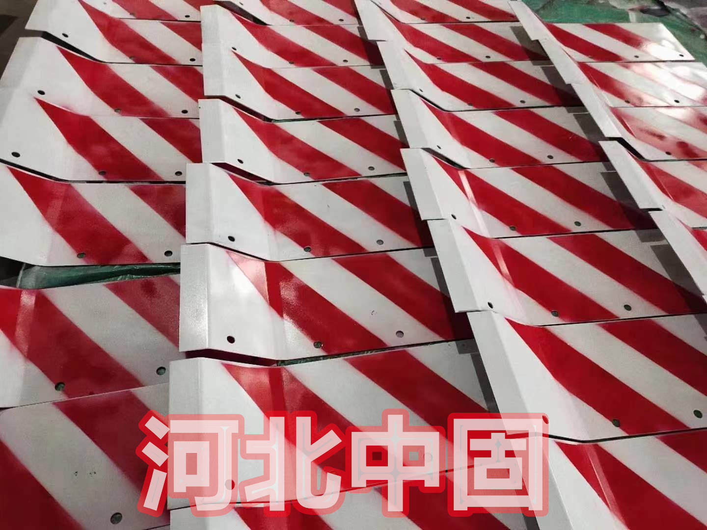 米乐M6 M6米乐什么是钢遮板？【钢遮板作用】镀锌伸缩缝@河北中固(图1)