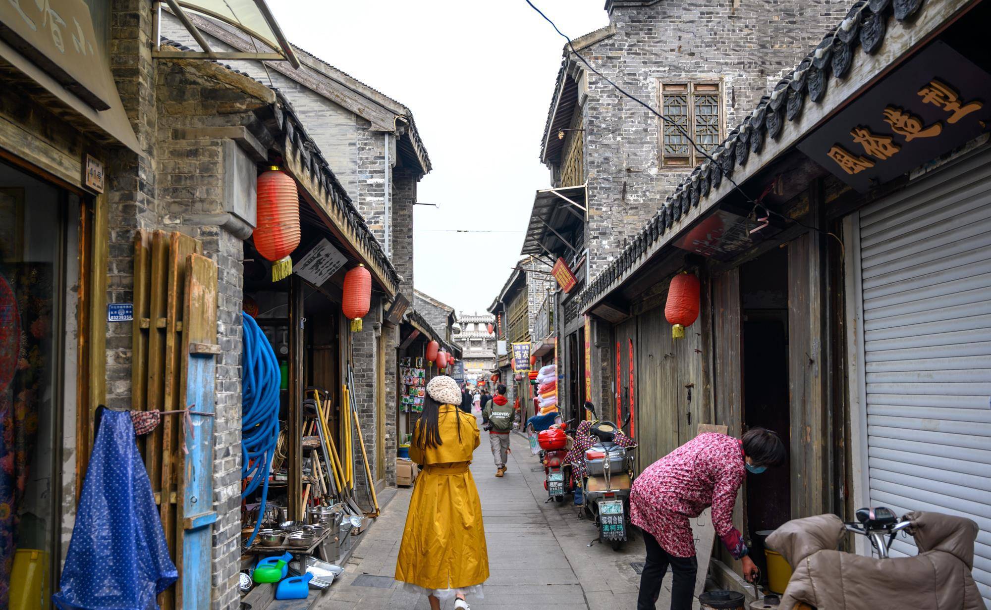江苏兴化有条千年古街，藏在闹市中，被誉为“苏中明清第一老街”