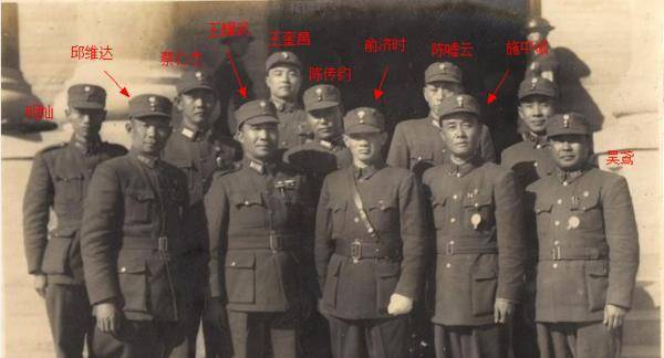 王耀武麾下的五虎将,后来结局大不相同_张灵甫_李天霞_邱维达