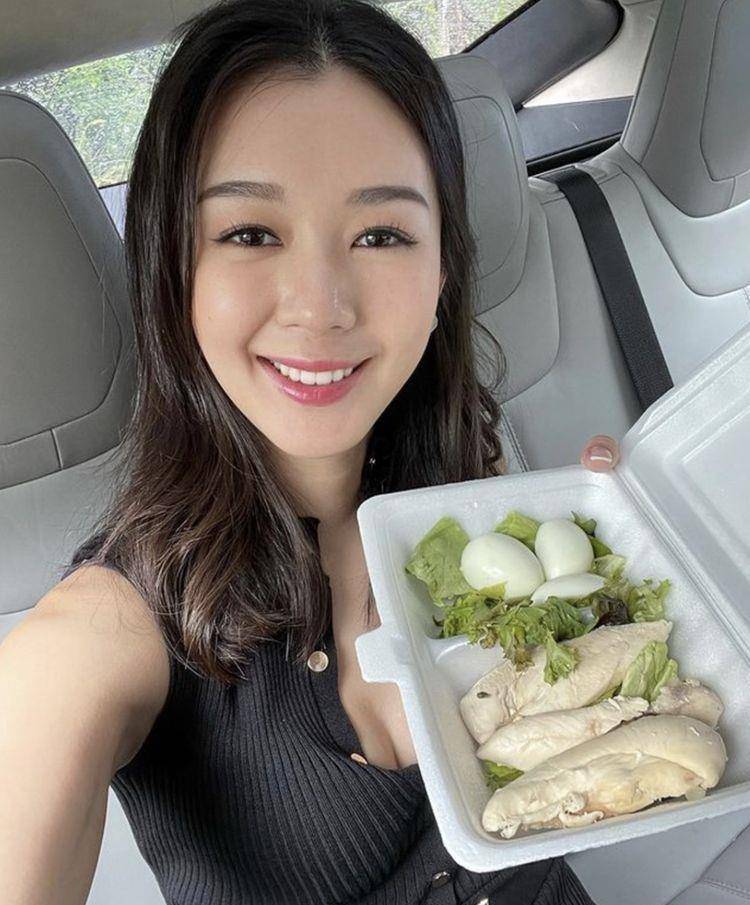 港姐麦明诗为拍网剧一星期激减10磅！公开10年前照片获赞