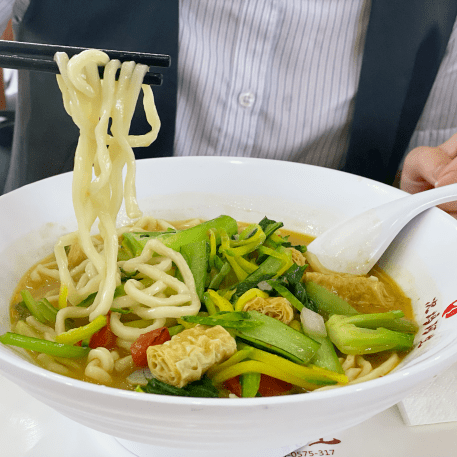 要说在众多面馆中,当属"次坞阿生"颇有名气,一问当地人都知道.