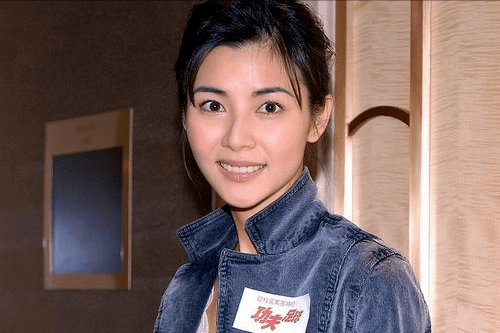 穿着朴素喝下午茶,郑伊健负责为其拍照?_生活_母亲_网友
