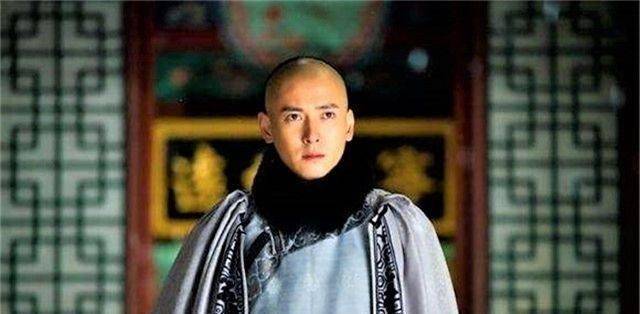 噶尔丹有战功在17岁时晋封直郡王,皇四子胤秅因办事得力晋封雍亲王