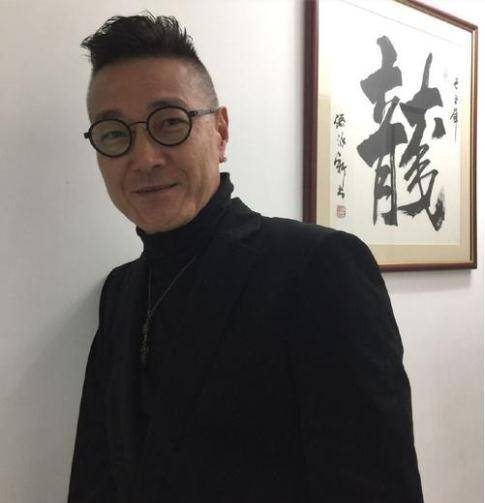 61岁打星卢惠光晚年幸福，曾获泰拳七连冠，妻子比他小24岁