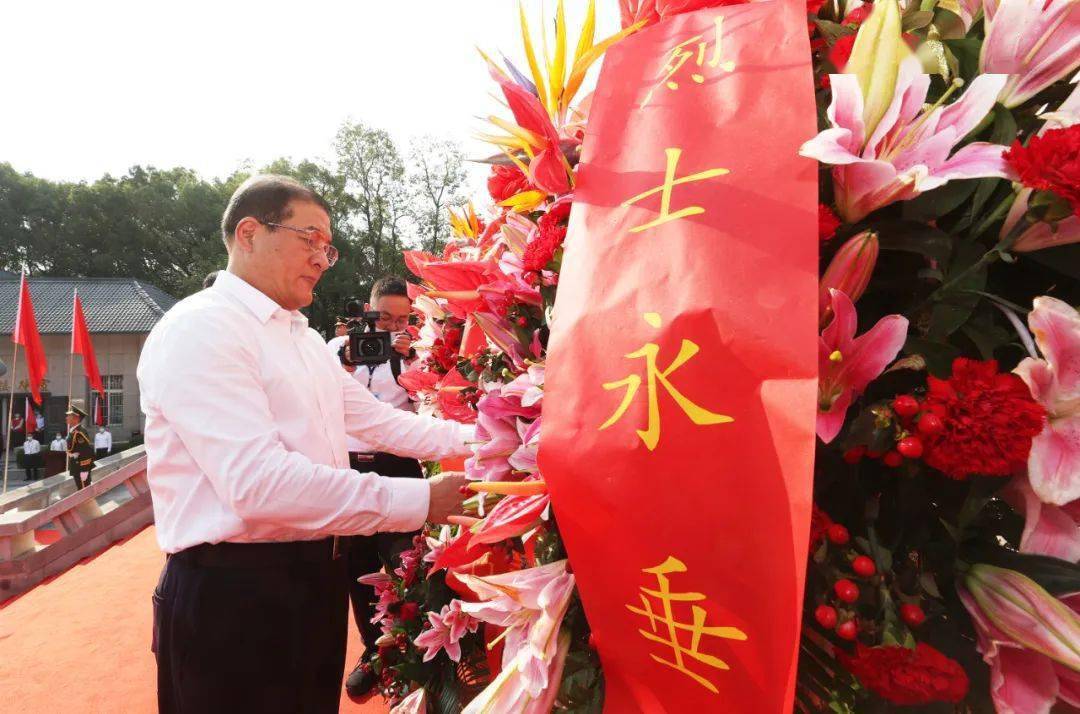 市委副书记,市长马泽江主持仪式.