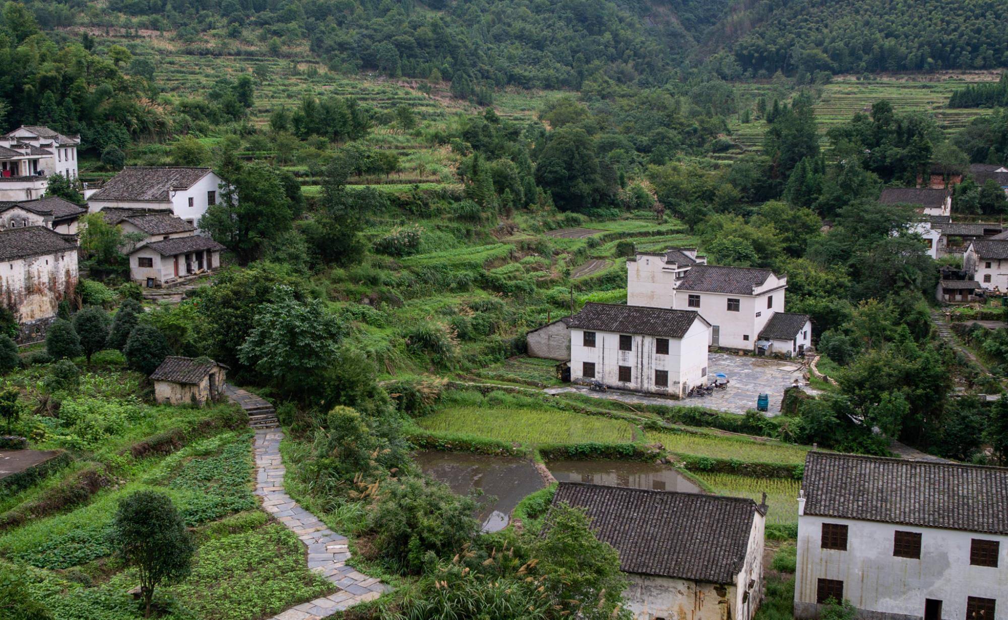 安徽“被遗忘”的古村落，藏在石台县大山中，美景不输世外桃源