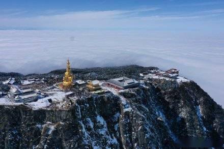 峨眉山下雪也太仙了