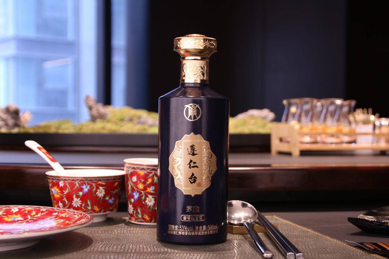 虽然说价格不高，但这款酒的酒质却不输很多高端白酒，口感绵柔，入口顺