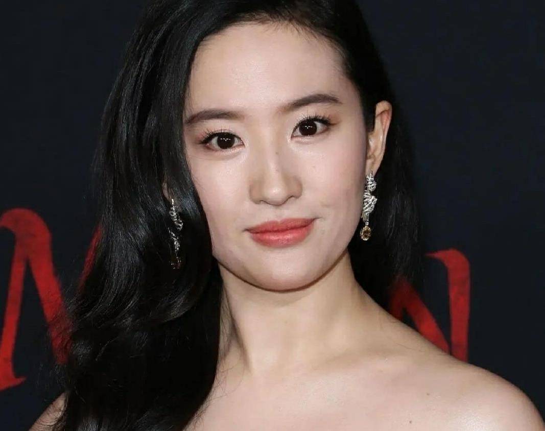 刘亦菲外网生图来了,发腮严重颜值下滑,网友:这还是仙女?