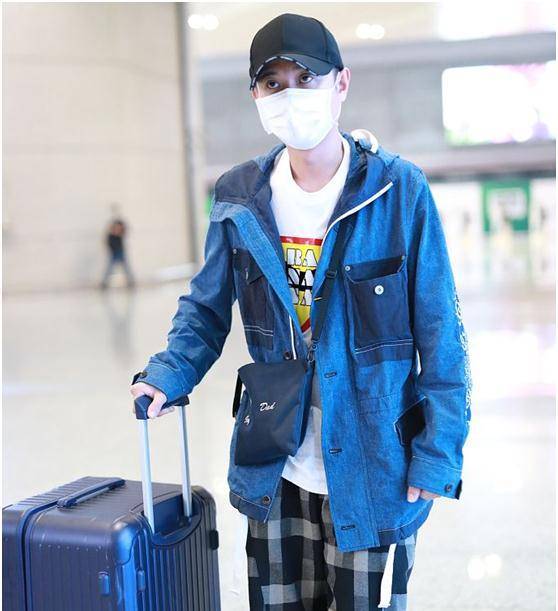 35�����±䡰����С�����ĸ��ͬ�����豳�ݳ�Ʒ���󸾷� ...