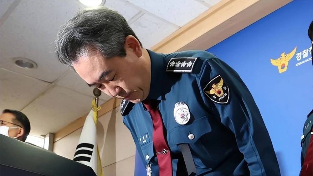 韩国踩踏事故6人被立案，有两人删除踩踏警告文件，他则视而不见