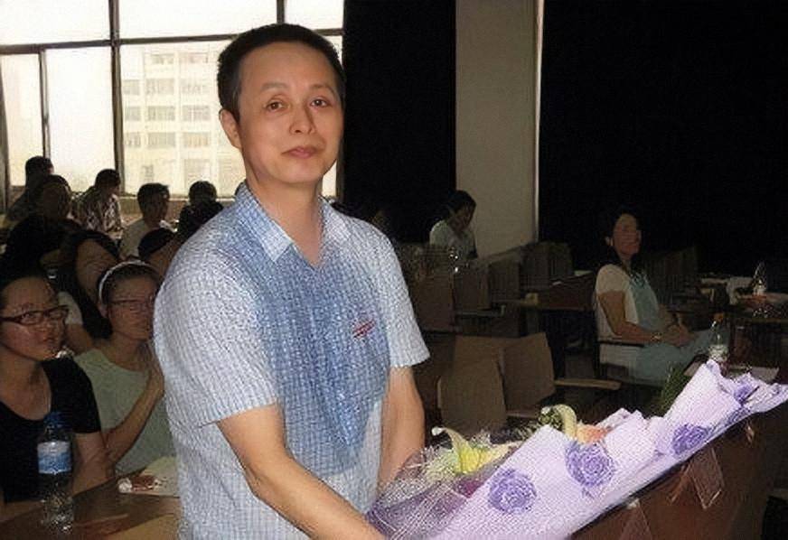 从“奶茶妹妹”到女富豪，28岁的章泽天，活成了她想要的样子