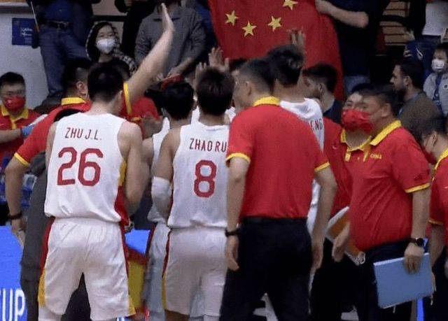 中国男篮严重转折！亚洲杯主题是对峙，今天关键词是连合