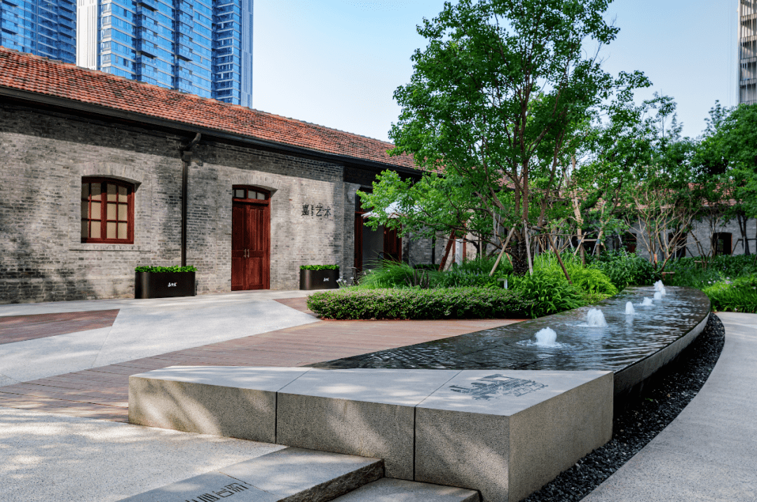 �人��լ�ġ�����������������һ�ر��ۺ���