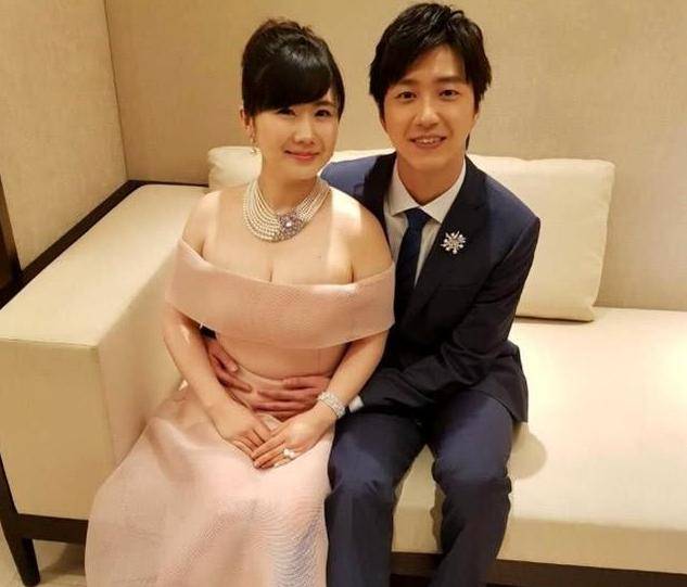 福原爱与江宏杰成婚4年，婚后越发有女人味，自曝老是被丈夫咬醒