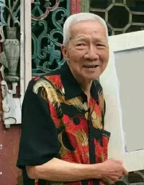 一入团,龚锦堂就凭借魁梧的身材和一脸的正气演绎了