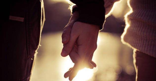 原创
  我出院那天,公婆送来一袋烙饼,进门后打开,我哭成泪人! 第1张 原创
  我出院那天,公婆送来一袋烙饼,进门后打开,我哭成泪人! 第1张