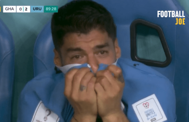 孙兴慜哭了，苏亚雷斯哭了！世界杯超神反转，乌拉圭愤怒围攻裁判