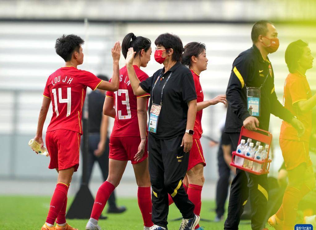 中国女足东亚杯首战2-0远不敷？明年世界杯会被欧美强队血虐吗？