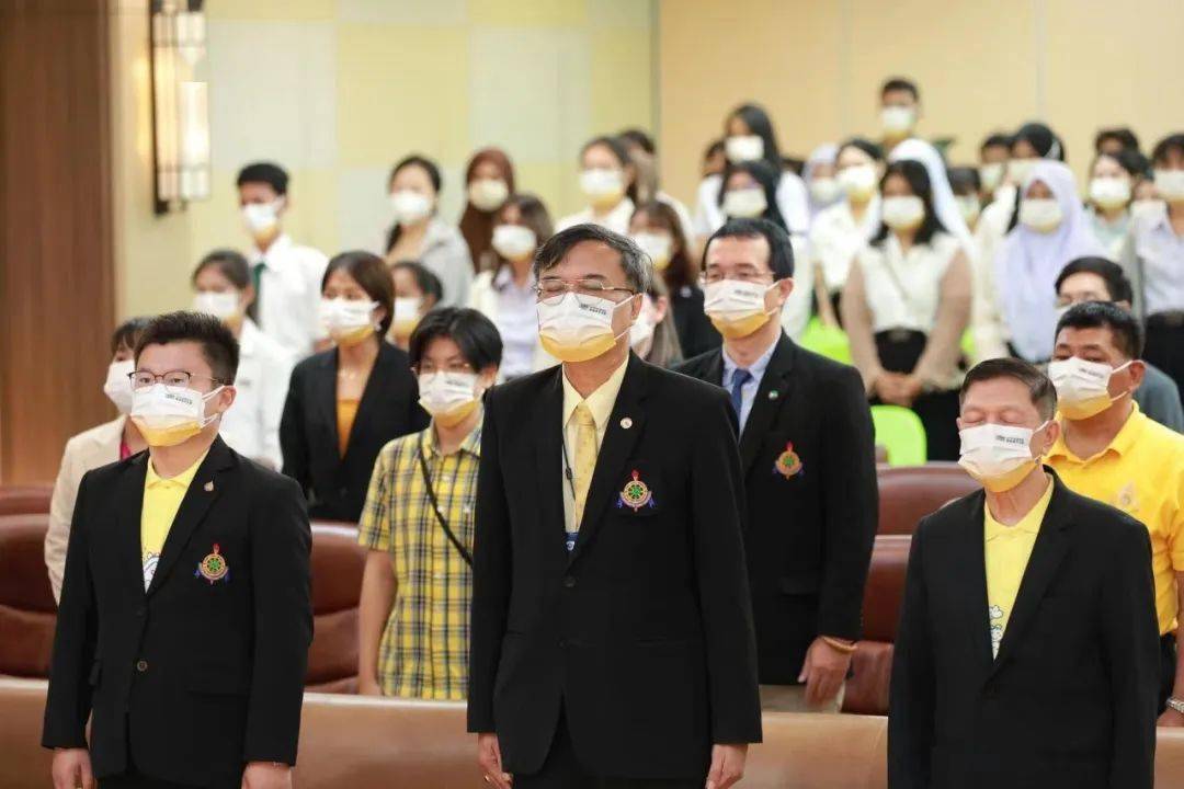 泰国国庆节父亲节 | 泰国格乐大学热诚祝愿您的父亲和已经做父亲的您与安康快乐同业！