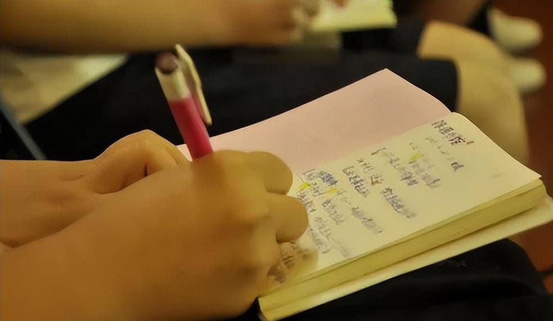 原创刘诗诗：从“白月光”到 10 亿阔太，3 段情史太精彩