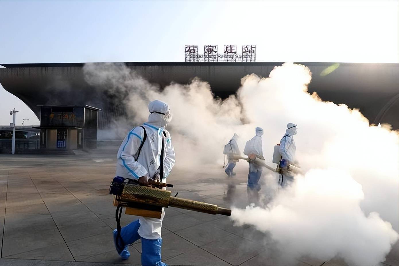 “已经习惯了空无一人的街道”，高三生一模作文走红，写进心坎里  高三作文 第1张