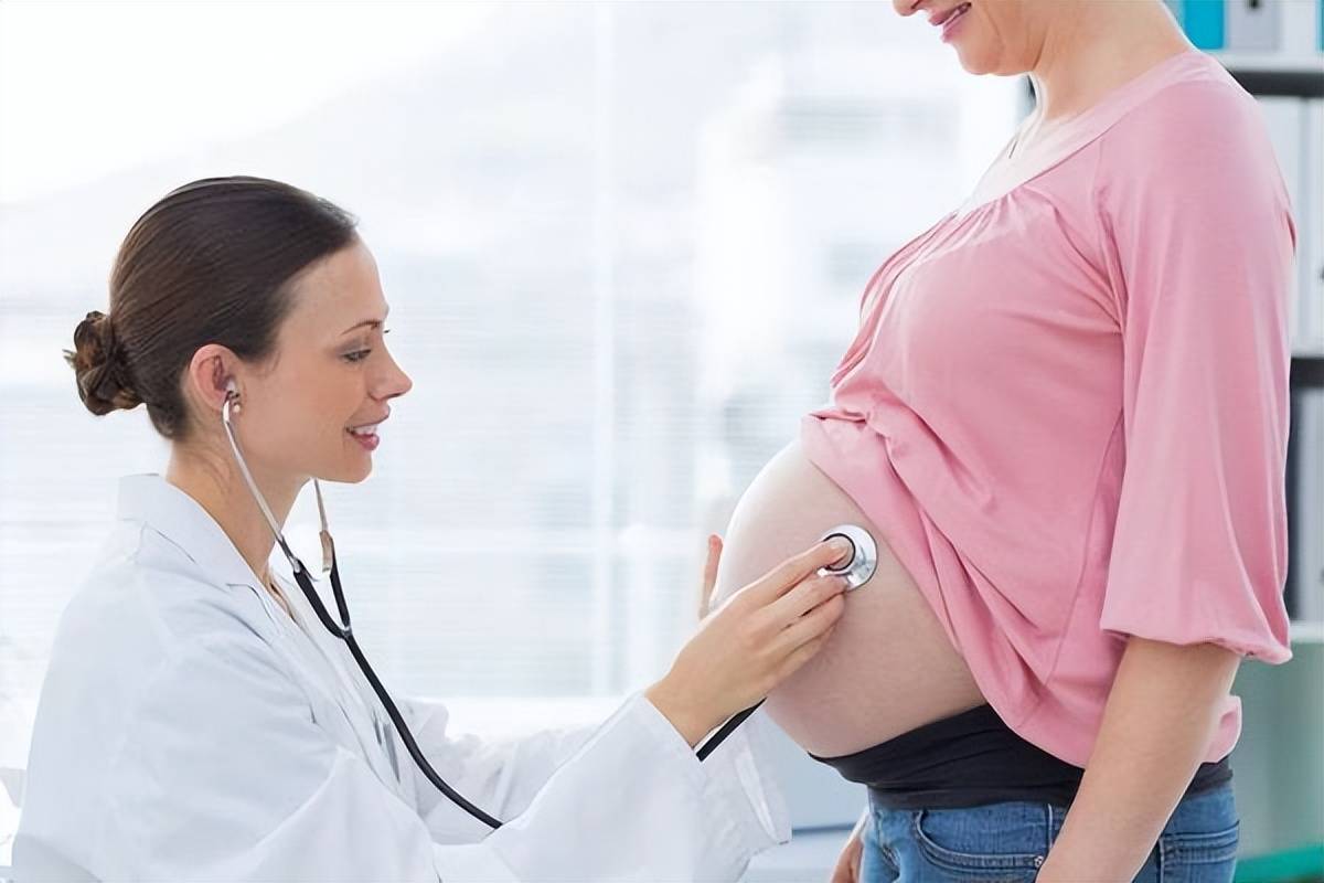 孕期引起高血压的原因是什么 对胎儿有影响吗和怎么办？