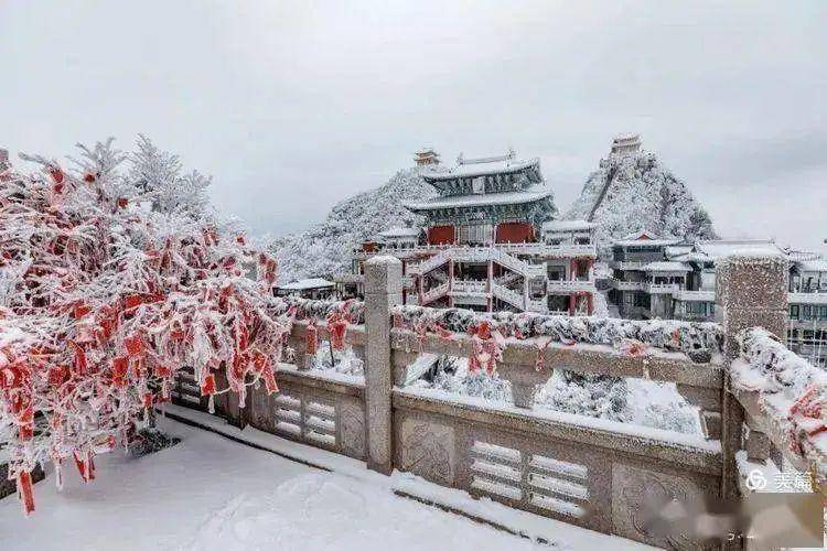 旷望祁连尚晴雪，千里冰雪醒酒泉。