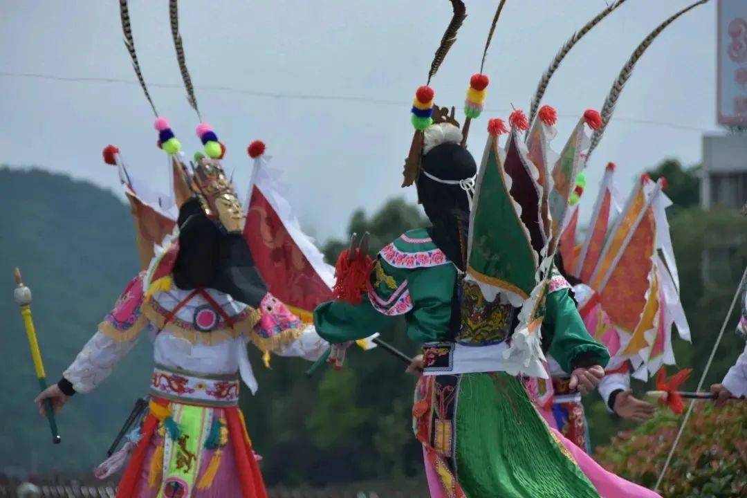 猜灯谜、赏花灯…一路“非遗过大年”！2月5日，逛安顺文庙喜乐闹元宵，还有汉服蜜斯姐等您来~