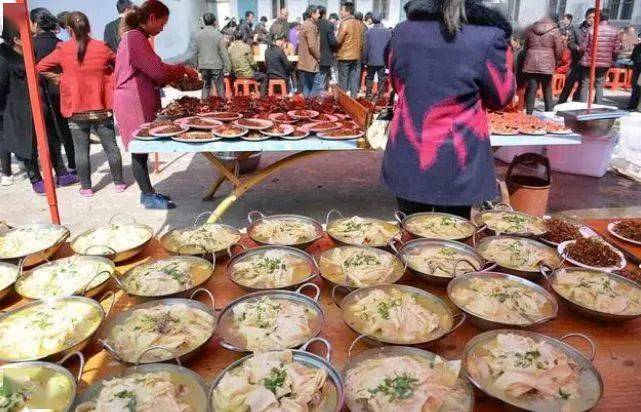 帮忙，人工费也省了。不让在村里办流水席，很多人都不知道该怎么办了。二、禁杀自家猪、禁办流水席的真相舆