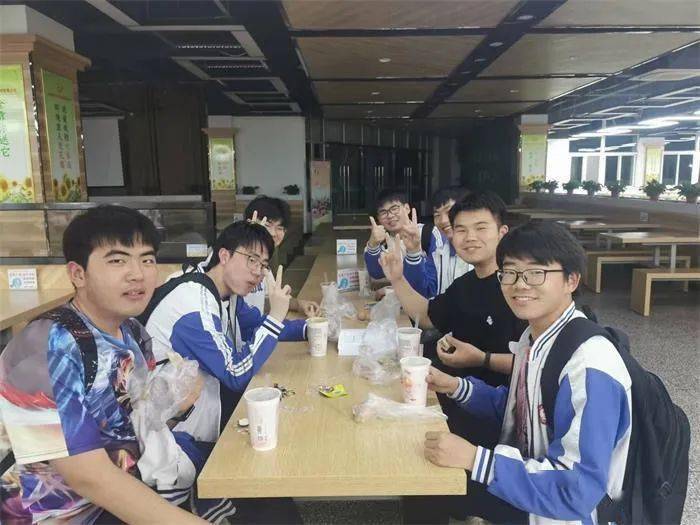 点赞！亳州一中这个细节很米乐 M6暖心(图9)