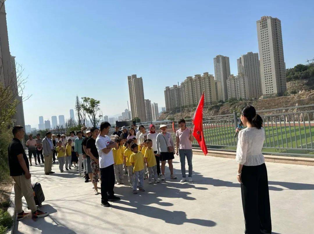 校园音乐视频操场 fd6a589004a14322a3bf42be55a3ad83.jpeg